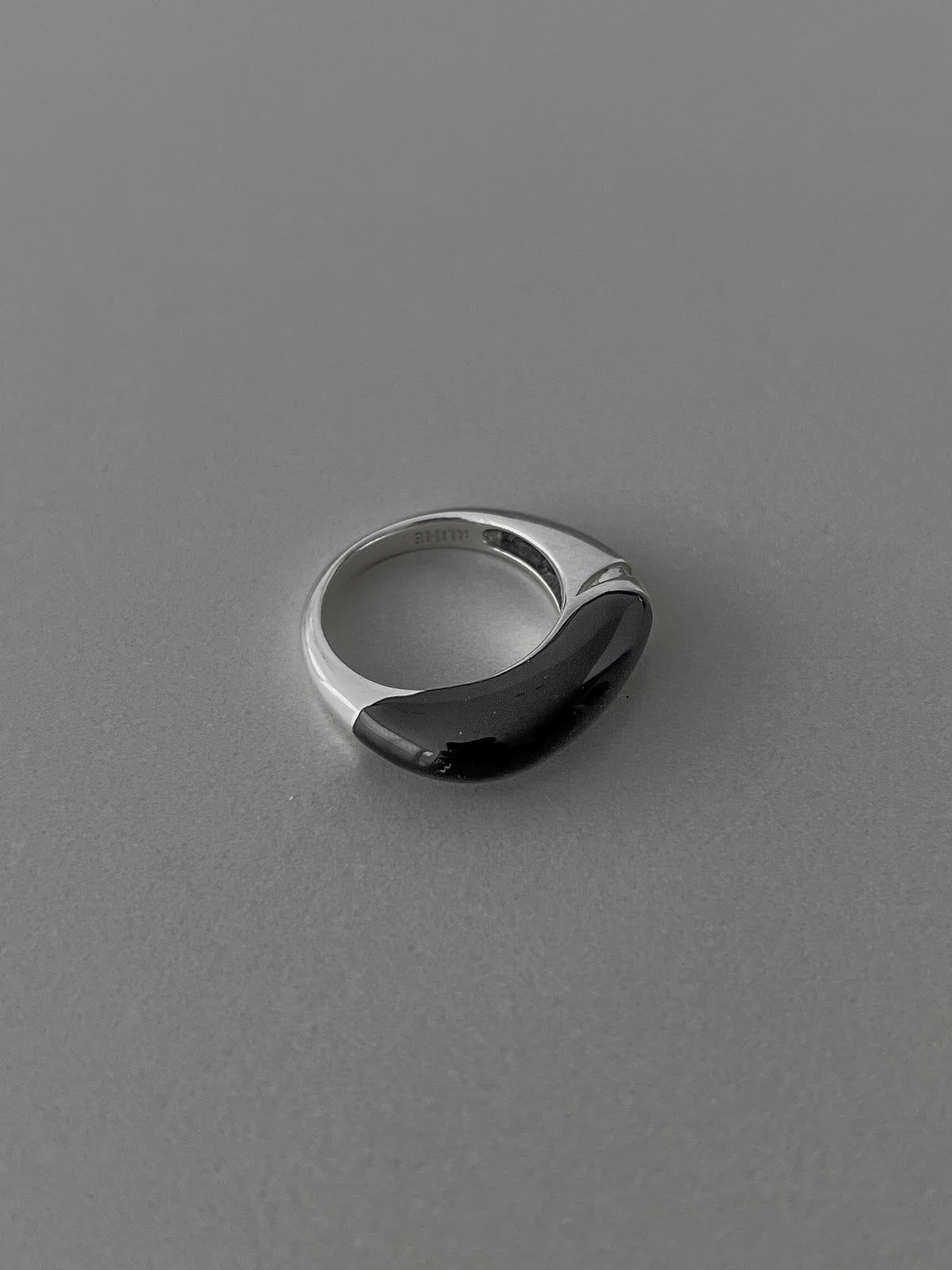 SLIM INLAY STACK RING [BLACK]
