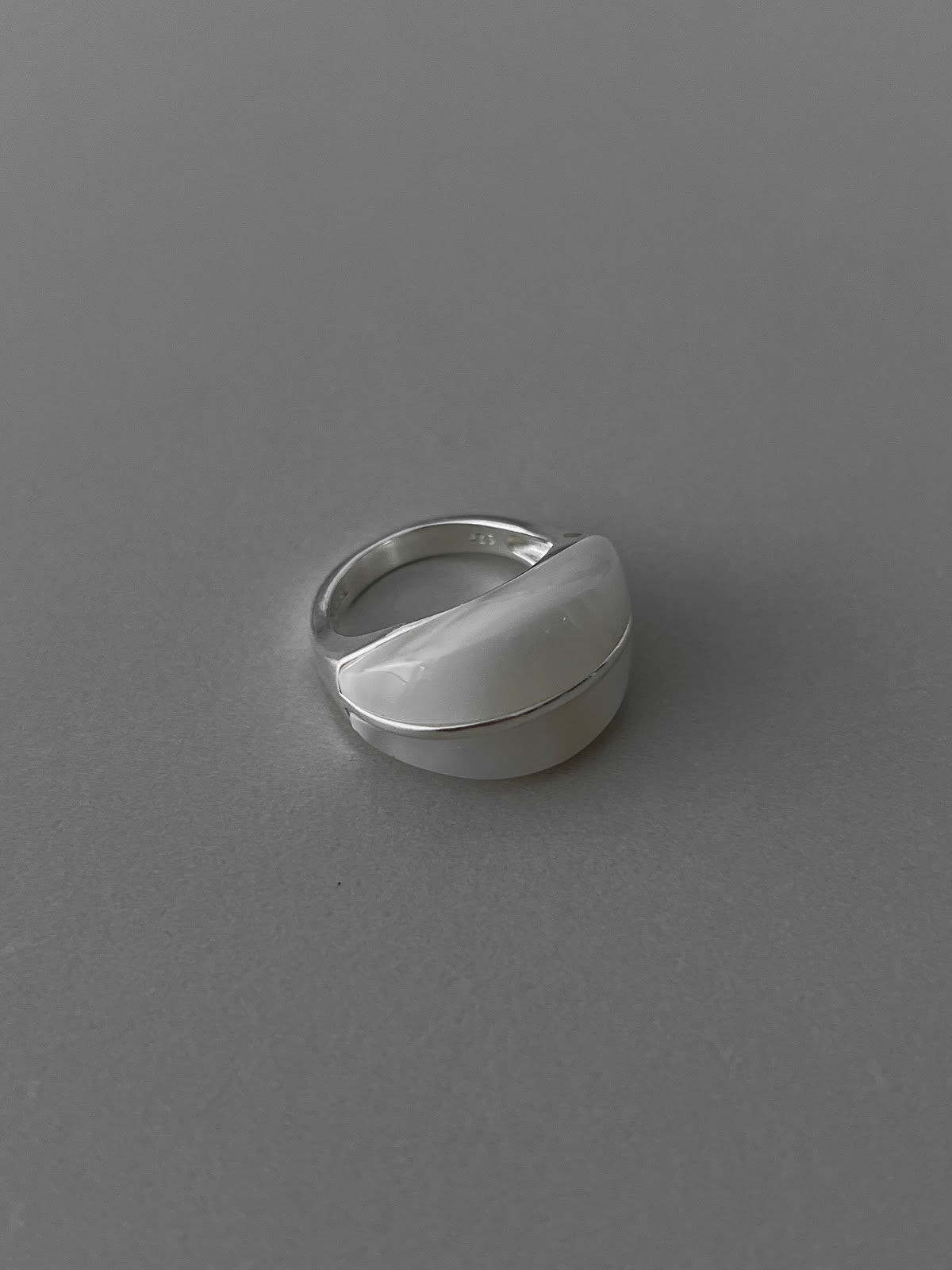 BOLD DOME RING [IVORY]